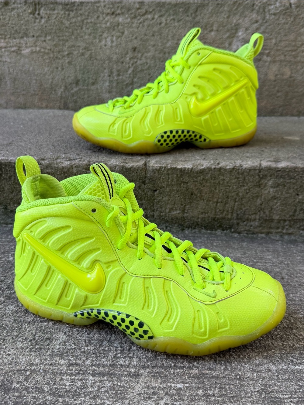 Nike Air Foamposite Pro Volt (GS) Gradeschool Kids Shoes Size 4Y CW1593-702